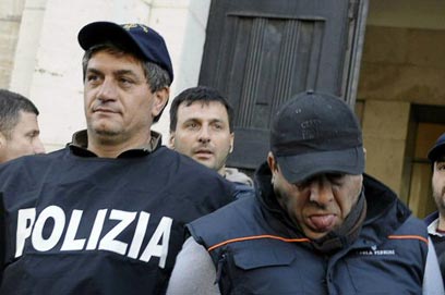 איטליה: 3 ראשי משפחת מאפיה נעצרו בתום מצוד