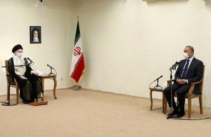 Kadhimi-Khamenei-meeting-No-shoes-p1