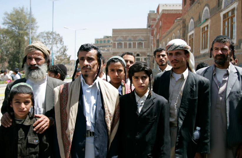 Yemeni Jews demonstrate outside the Cabinet office in Sanaa, March 2009 (photo credit: KHALED ABDULLAH/ REUTERS)
