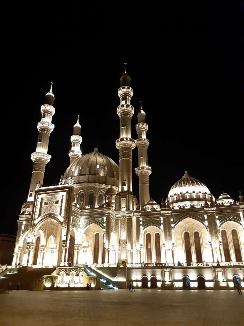 הפתעה נעימה - אזרביג'אן ובירתה באקו - הבלוגים של למטייל