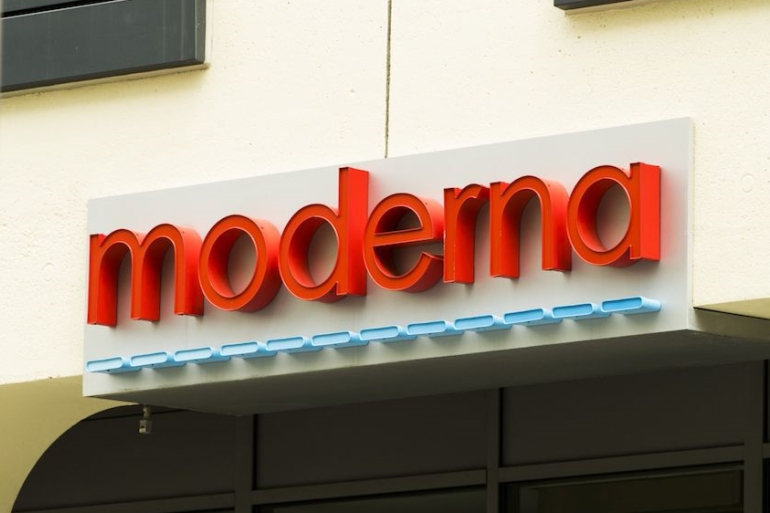 US in $1.5bn deal with Moderna for potential coronavirus vaccine | Business and Economy News | Al Jazeera