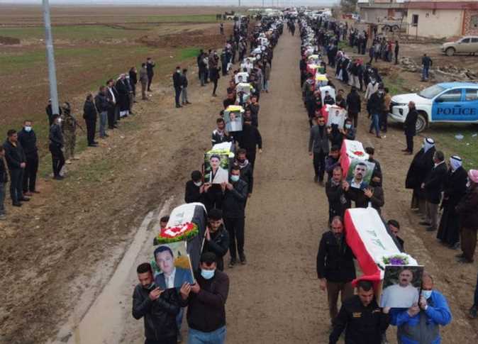 دفن رفات ضحايا مجزرة داعش من الإيزيديين في العراق | المصري اليوم