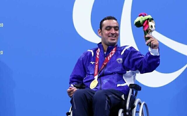 إياد شلبي أول عربي في إسرائيل يفوز بالميدالية الذهبية للسباحة في الألعاب  البارالمبية في طوكيو | تايمز أوف إسرائيل