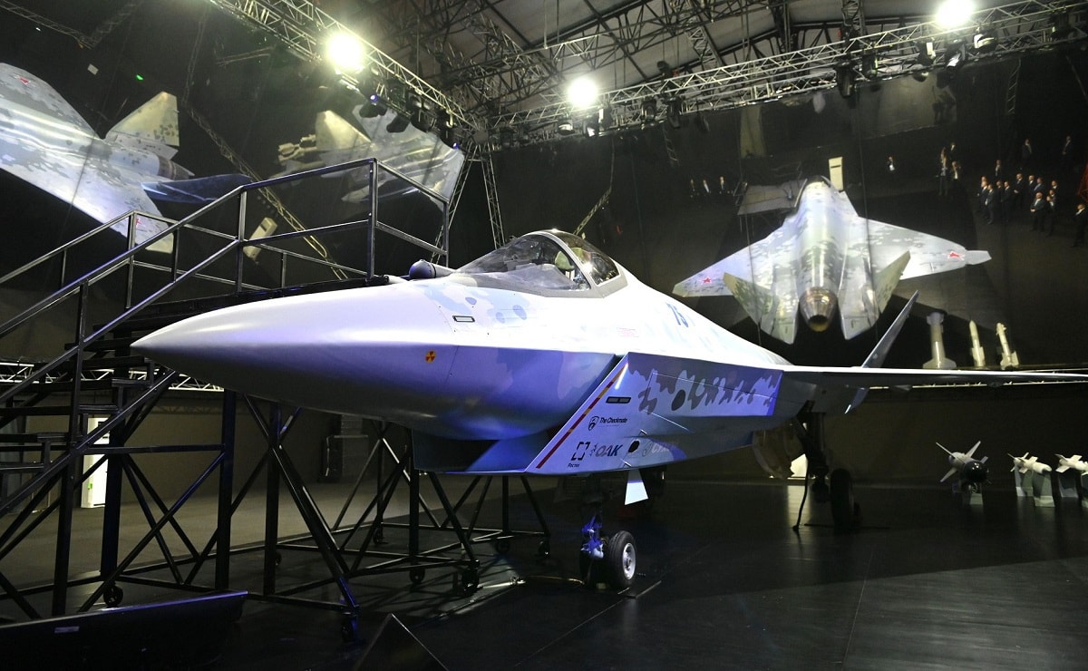 Su-75 Stealth Checkmate Fighter: Mass Production to Begin in 2025 - 19FortyFive