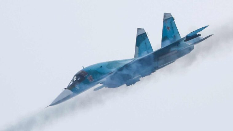 שדרוג מטוס ה-Su-34 הרוסי עם כלי נשק מדויקים, אלקטרוניקה ותרמילים
