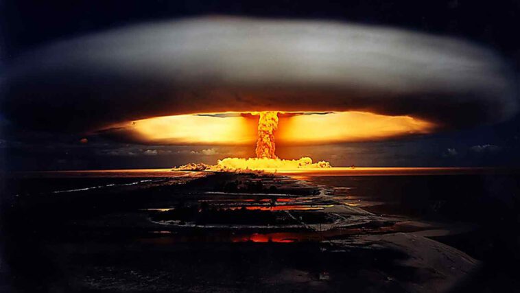 איראן מאשרת שהיא מסוגלת לייצר פצצה גרעינית
